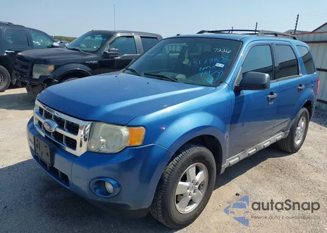 2009 Ford Escape Xlt z USA, uszkodzony, nr VIN 1FMCU03729KB27226
